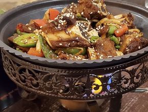 Dry Pot Meat with Peppers and Sesame Seeds